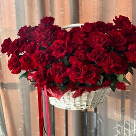 Корзина роз "ВАУ" из 65 шт