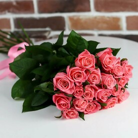 Букет из 19 розовых роз, 60см.