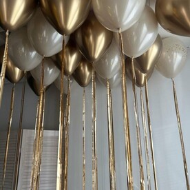 Шары под потолок золото хром, белый песок с дождиком 15 шт