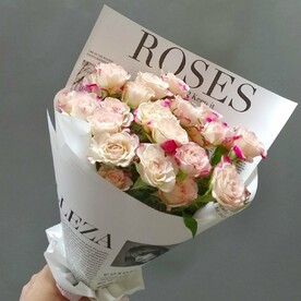 Букет из кустовых роз