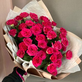 Букет из кустовой розы