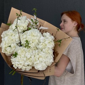 Букет белых гортензий