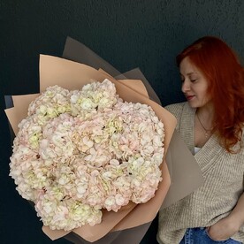 Букет розовых гортензий