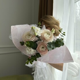 Букет Лютиков