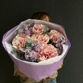 Букет французских роз и маттиол