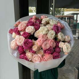 Букет кустовых роз