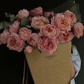 Букет роз в коробке