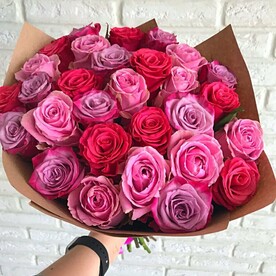 Букет из 31 розовой эквадорской розы