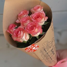 Букет роз ДЖУМИЛИЯ в крафте