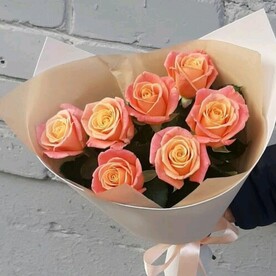 Букет роз с оформлением