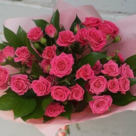 Букет с кустовыми розами