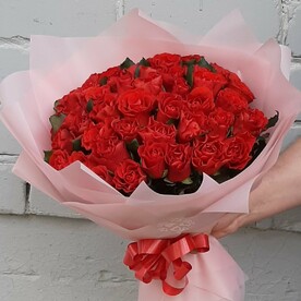 39 волнистых роз ЭльТоро с оформлением