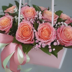 Букет коралловых роз