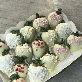 Набор из 16 клубник в шоколаде