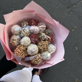 Букет из 18 клубник в шоколаде