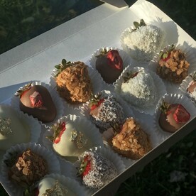 Набор из 18 клубник в шоколаде