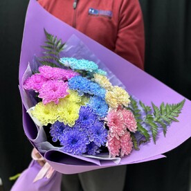 Букет ярких кустовых хризантем