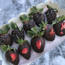 Набор из 10 клубник в шоколаде