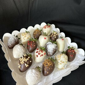 Набор из 16 клубник в шоколаде