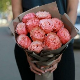 Букет пионовидных роз