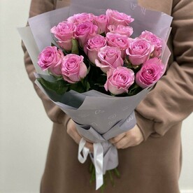 Букет розовых роз