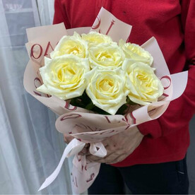 Букет пионовидных роз