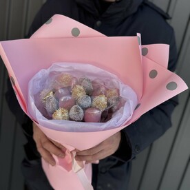 Клубничный букет