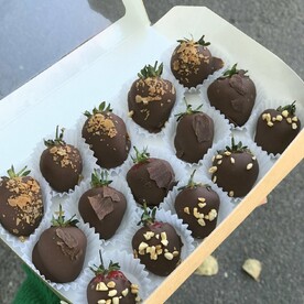 Набор из 15 клубник в шоколаде