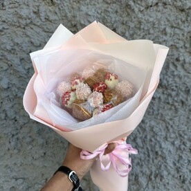 Букет из 15 клубничек