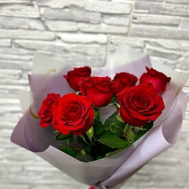 Букет из 7 бордовых роз