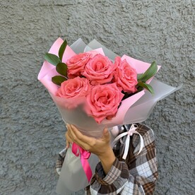 Букет розовых роз