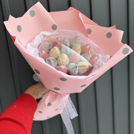 Букет из 19 клубник в шоколаде