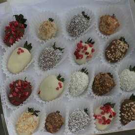 Набор из 18 клубничек