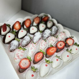 Набор из 30 клубничек