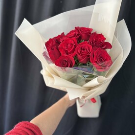 Букет из 11 бордовых роз