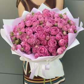 Большой букет пионовидных роз