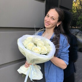 Белая Роза в дизайнерской упаковке