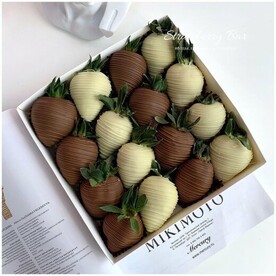 Набор из Клубники в Шоколаде «Амиата» S