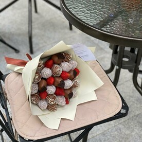 Букет из Клубники в Шоколаде «Бари»