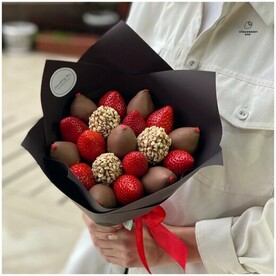 Букет из Клубники в Шоколаде «Катания»