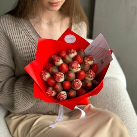 Букет из Клубники в Шоколаде «Кальдероне»