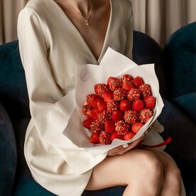 Букет из клубники в шоколаде «Арджентера»