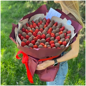 Букет из Клубники в Шоколаде «Маддалена»