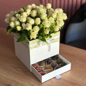 Шкатулка из клубники в шоколаде «Фаито» L