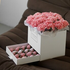 Шкатулка из клубники в шоколаде «Этна» L