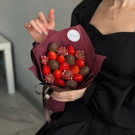 Букет из Клубники в Шоколаде «Данте»
