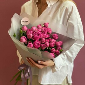 Монобукет из пионовидной кустовой розы Мисти Баблс