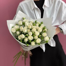 Моно букет из кустовой розы «Роуз»