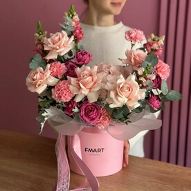 Авторская шляпная коробка с французской розой и мисти баблс «Милена»