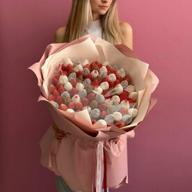 Букет из 101 клубники в шоколаде